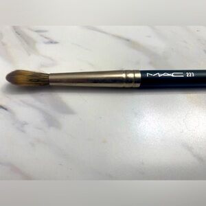 MAC 223 Limited Edition Blending Brush - Brand New